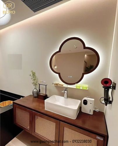 Gương trang trí phong cách inodochine có led hắt CNC05P-LED, kích thước 60*60 cm