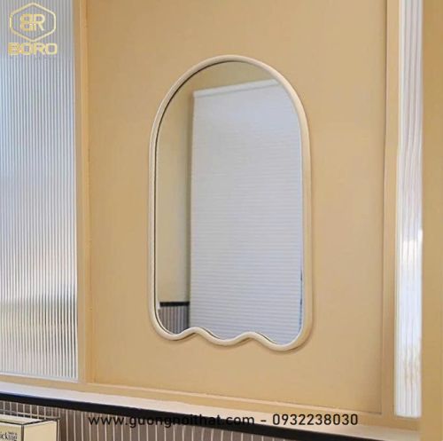 Gương trang điểm phòng ngủ khung gỗ CNC128, kích thước 60*80cm