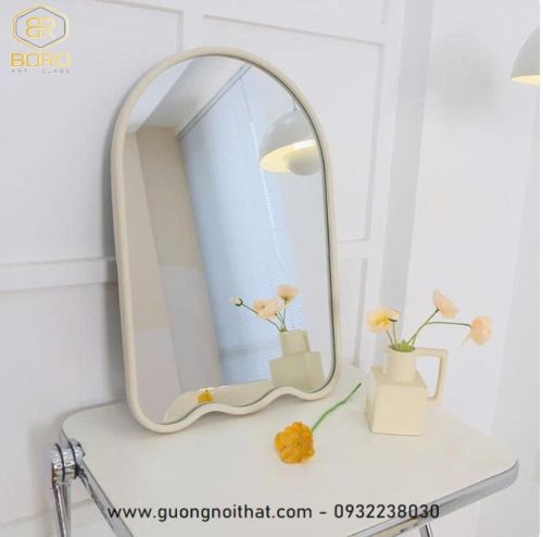 Gương trang điểm phòng ngủ khung gỗ CNC128, kích thước 60*80cm